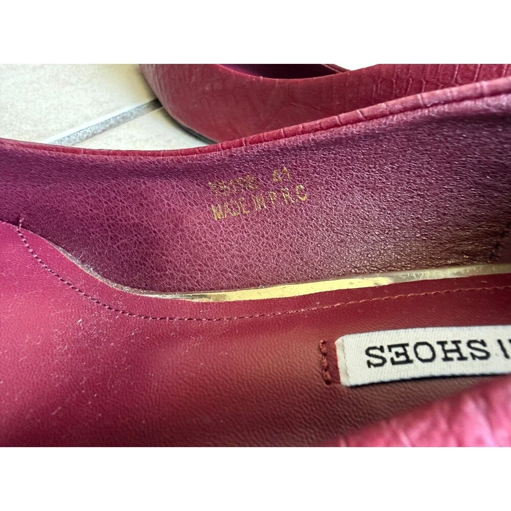 Yunai Burgundy Fabric Croc Pointed Toe Kitten Heels Matte V Buckle Sz 10 - Picture 9 of 9